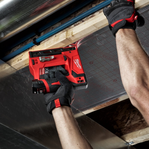 Capsator electric cu 2 acumulatori Milwaukee M12 BST-202X