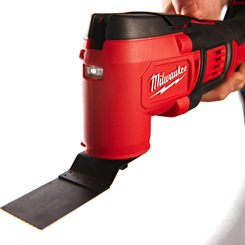 Unealta multifunctionala cu un acumulator Milwaukee M18BMT-421C