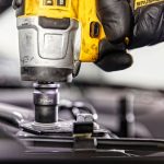 Masina de insurubat cu impact DeWalt DCF902D2