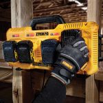 Dispozitiv cvadruplu de încărcare rapidă DeWalt DCB104