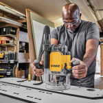 Masina de frezat DeWalt DWE625KT