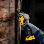 Ferăstrău compact tip sabie DeWalt DCS312N