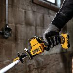 Ferăstrău compact tip sabie DeWalt DCS312NT