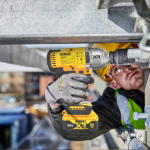 Masina de insurubat cu impact fara acumulatori DeWalt DCF900NT