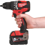 Masina de gaurit cu percutie cu 2 acumulatori Milwaukee M18 CBLPD-422C