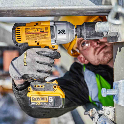 Mașină de înșurubat cu impact fara acumulatori DeWalt DCF897NT