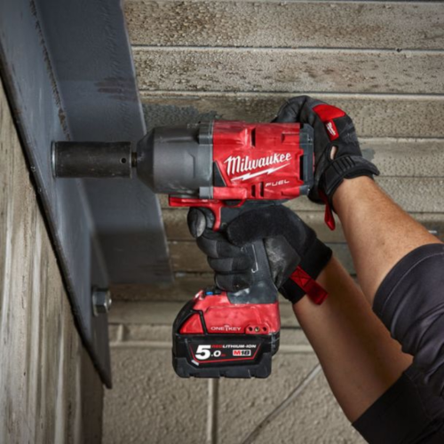 Masina de insurubat cu impact cu 2 acumulatori Milwaukee M18 FHIWP12-502X