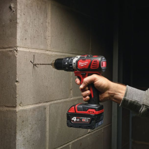 Masina de gaurit cu percutie cu 2 acumulatori Milwaukee M18 BPD-202C