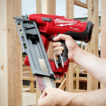 Pistol de batut cuie cu 2 acumulatori Milwaukee M18 FFN-502C