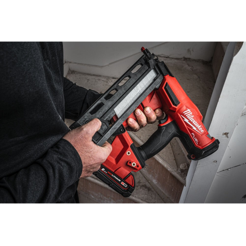 Pistol de batut cuie cu 2 acumulatori Milwaukee M18 FN16GA-202X