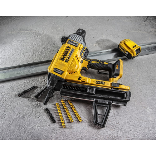 Pistol de batut cuie in beton fara acumulatori DeWalt DCN890N