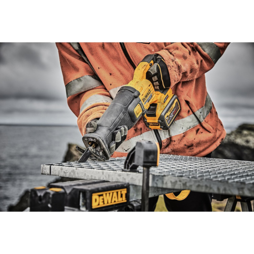 Fierastrau alternativ tip sabie cu 2 acumulatori DeWalt DCS389X2