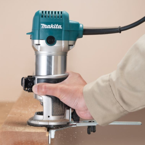 Masina de frezat verticala si unimanuala 6 mm/8 mm Makita RT0702CX2